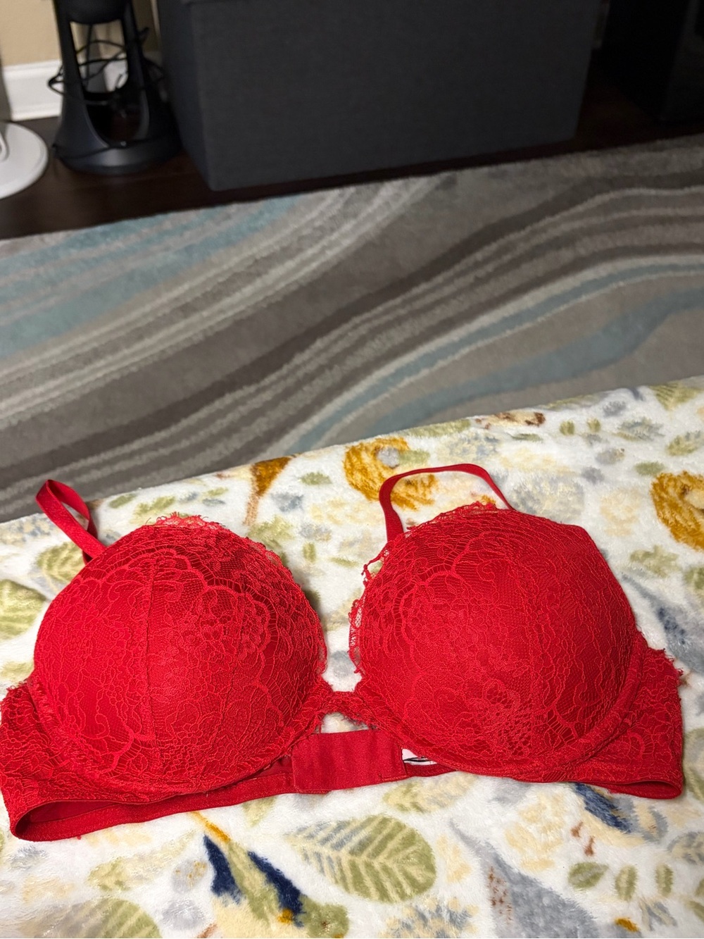 Victoria's Secret Red Lace Dream Angela Push-Up Bra